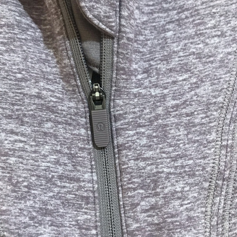 ⭐️🔥SALE🔥⭐️ Lululemon pullover - Picture 6 of 8